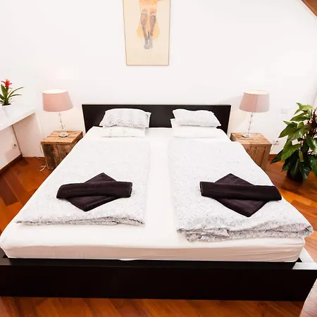 Luxury Loft شقة براغ